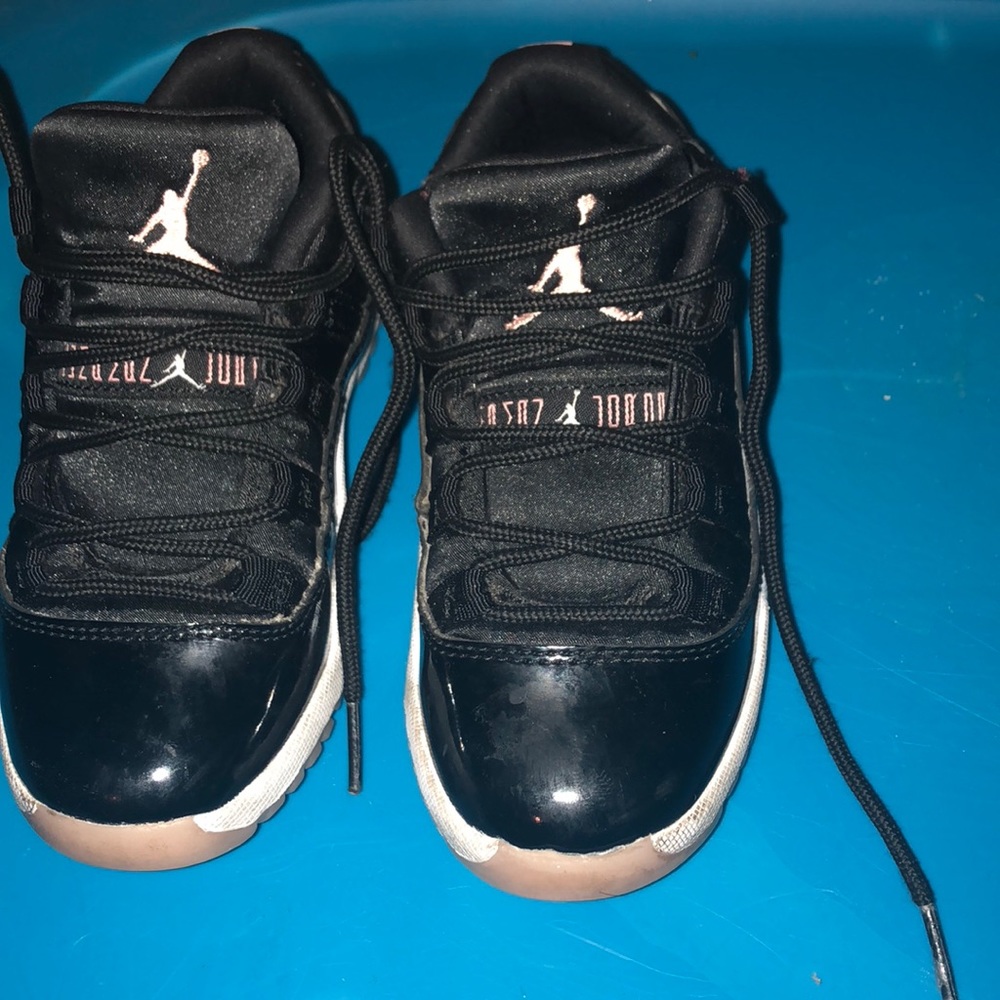 Jordan 11s lows